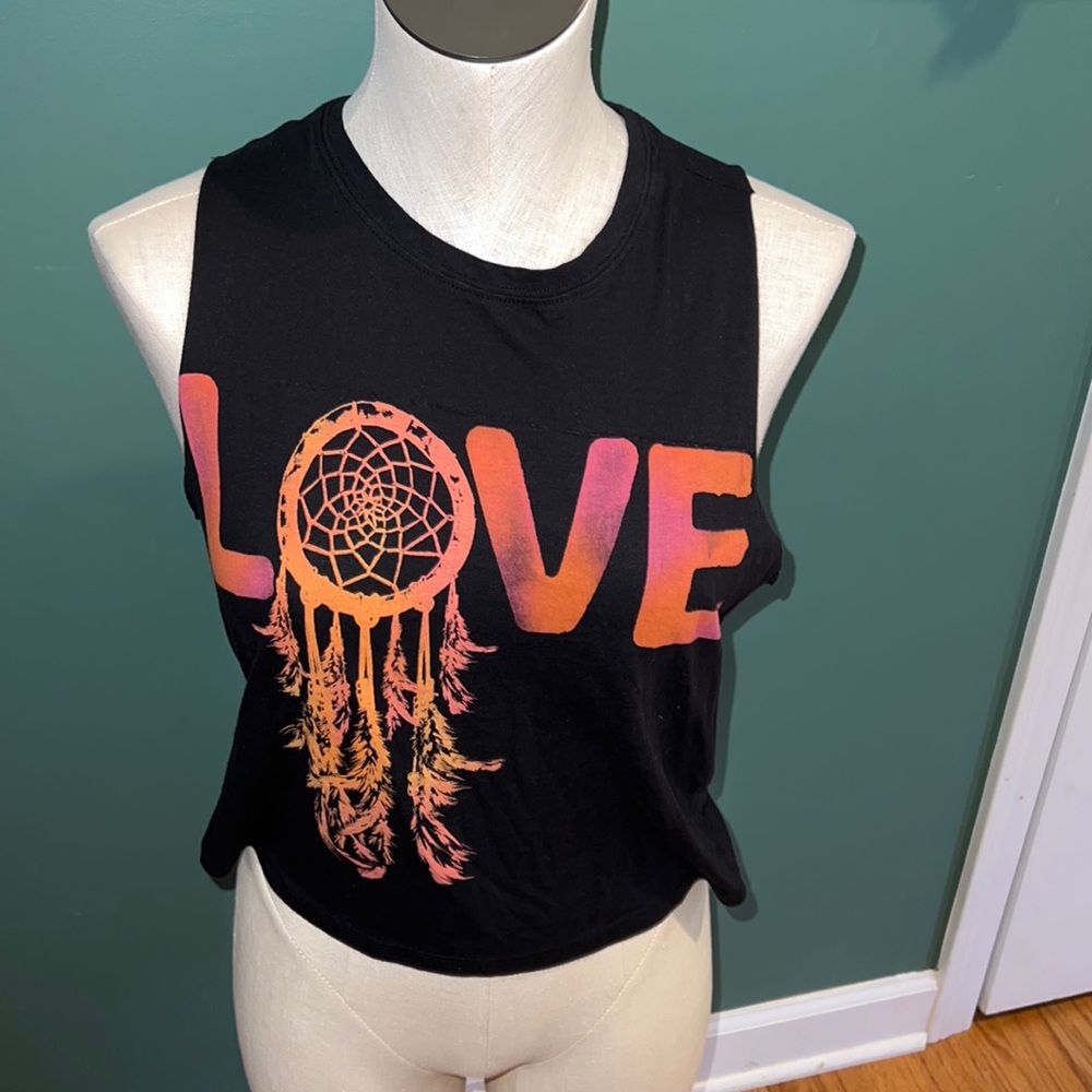 ❄️Womens Rebellious one “LOVE" sun catcher cropped tank.‎ Size M